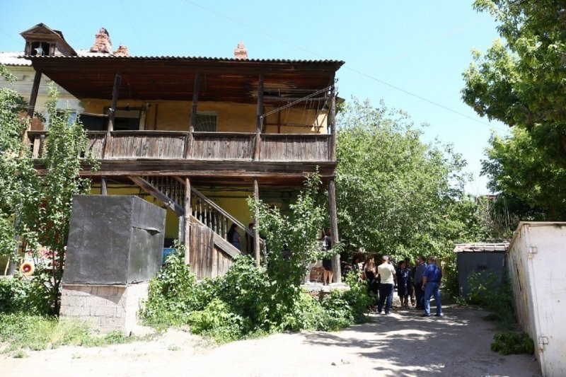 В Астрахани до конца года из ветхого и аварийного жилья переселят более 1000 человек - «Экономика»