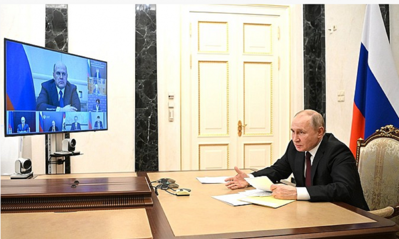 Владимир Путин потребовал повысить доходы россиян на 2,5% - «Экономика»
