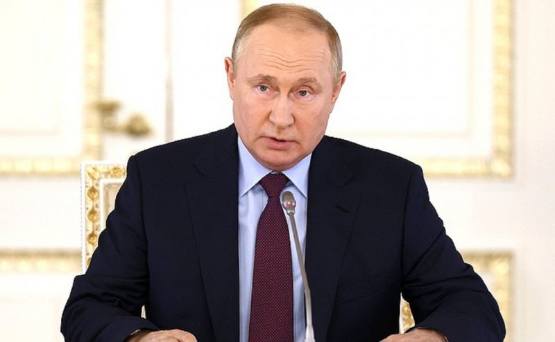 Владимир Путин поручил разработать обновленную стратегию развития автопрома - «Экономика»