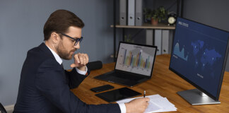 Сбер представил помощников по налогам, расходам и управлению капиталом  на базе ГигаЧат - «Финансы»