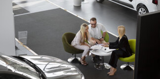 Рост маржи и расширение склада: как «ОколоОфициалы» увеличили продажи автомобилей с программой «Кредиты от Яндекса»* - «Финансы»