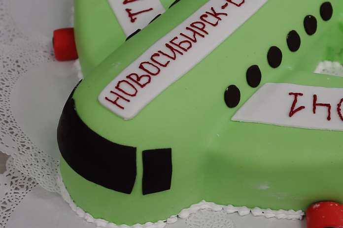 Новосибирская авиакомпания впервые выручила за год более 200 млрд рублей - «Финансы»