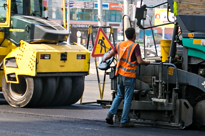 Кто в Новосибирской области в 2025 году заработал миллиарды на дорожных контрактах? - «Финансы»