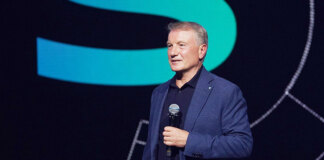 Герман Греф рассказал, почему компаниям нельзя медлить с внедрением ИИ - «Финансы»